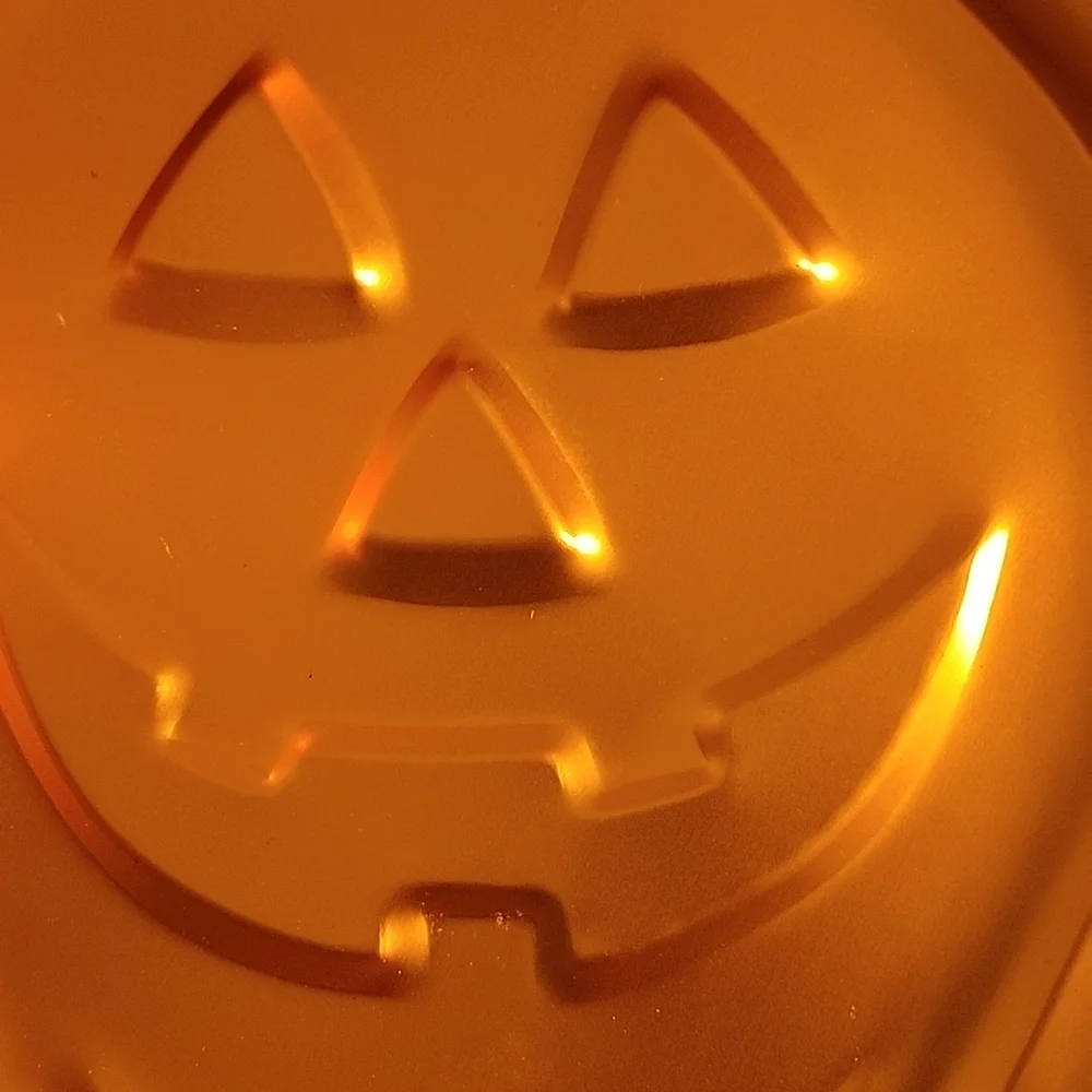 Wilton Iridescent Orange Cake Pan Jack O Lantern Pumpkin Halloween Shape